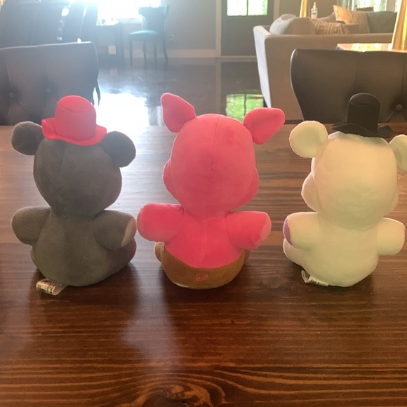Lefty, pigpatch and helpy Funko fnaf plush - Picture 3 of 4